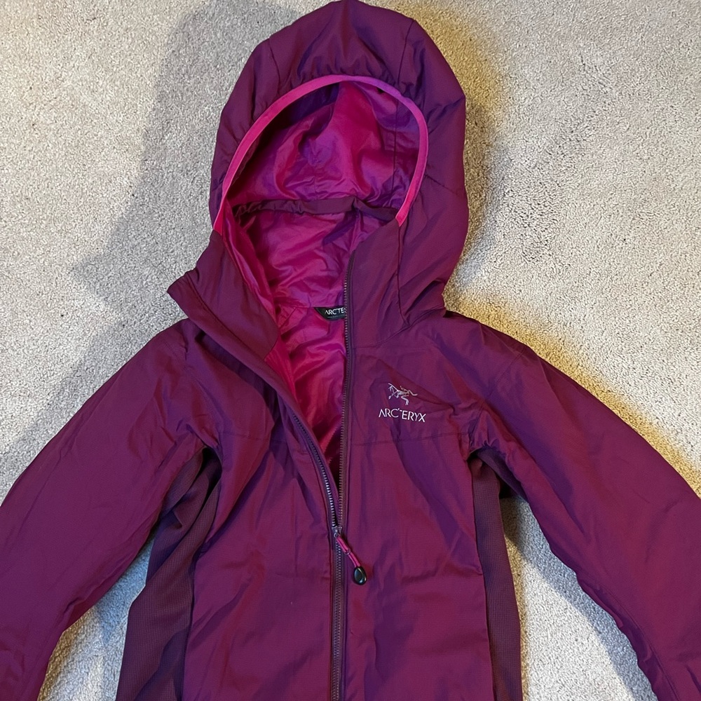 Womens arcteryx atom jacket